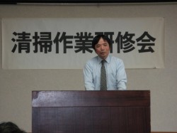 講義をする講師㈱オイラー　安倍氏